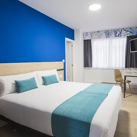 Отель Alda Corunamar *